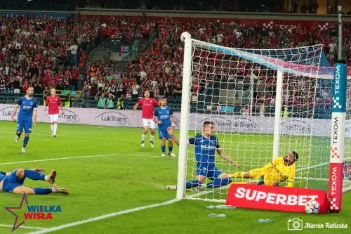 Wisla Krakow-Llapi-100